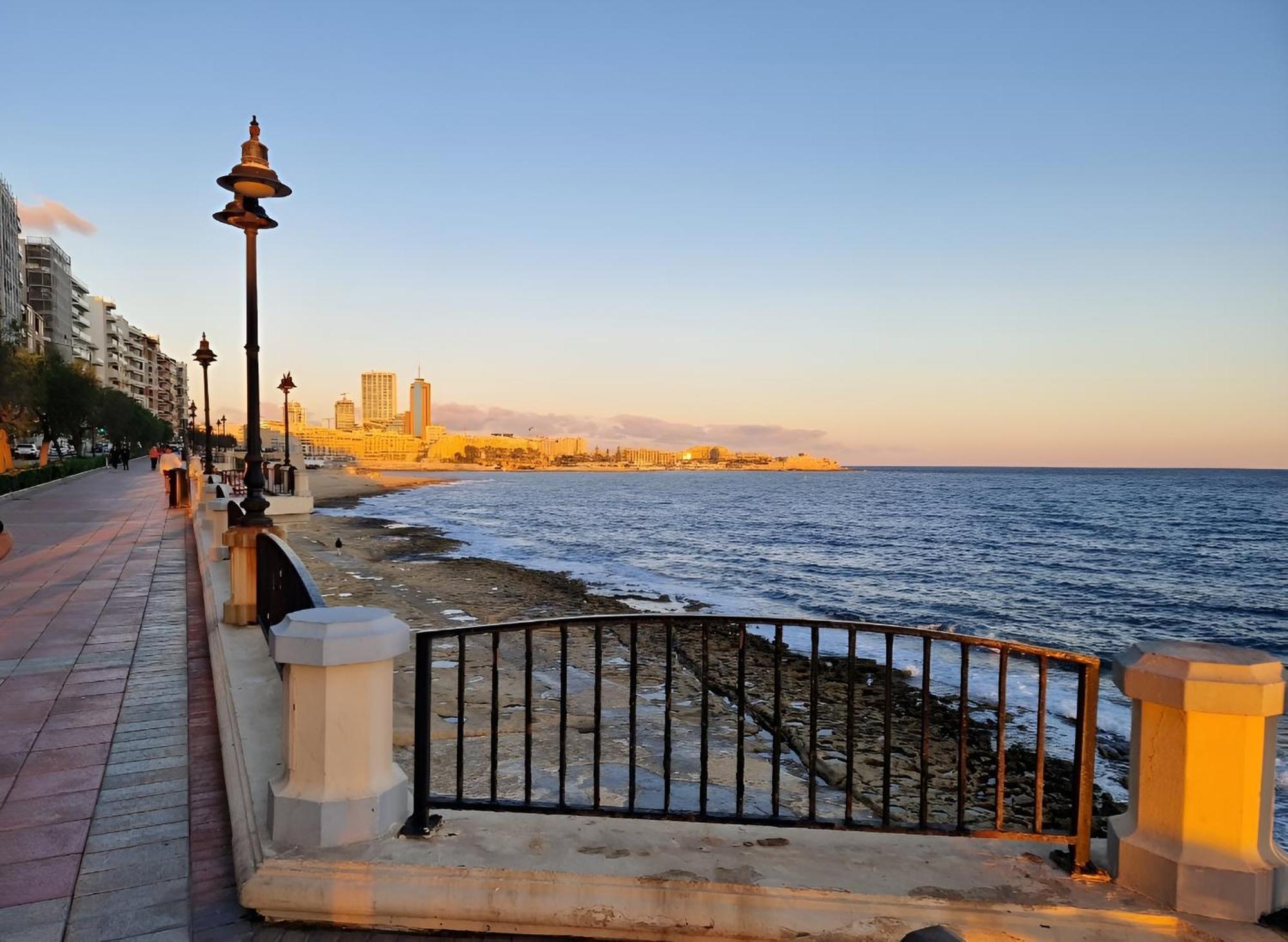 Sliema Cosy Penthouse With Bbq Lejlighed Eksteriør billede