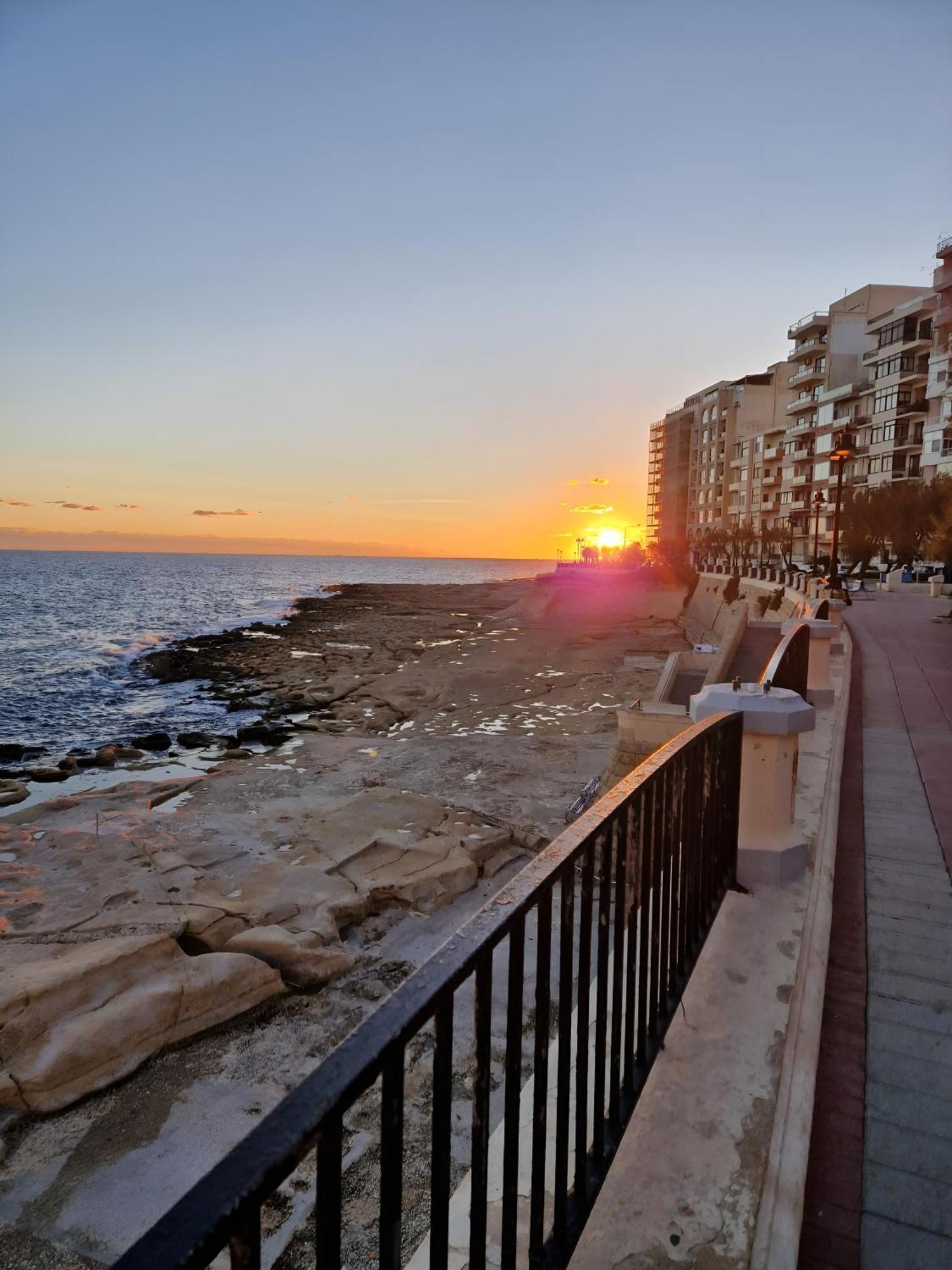 Sliema Cosy Penthouse With Bbq Lejlighed Eksteriør billede