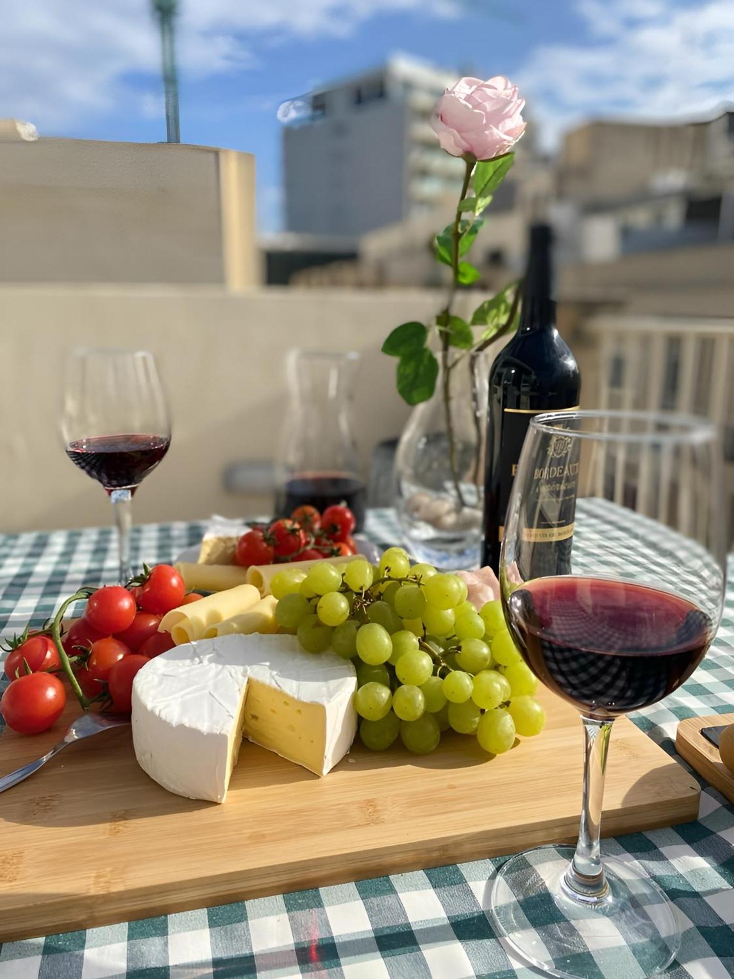 Sliema Cosy Penthouse With Bbq Lejlighed Eksteriør billede